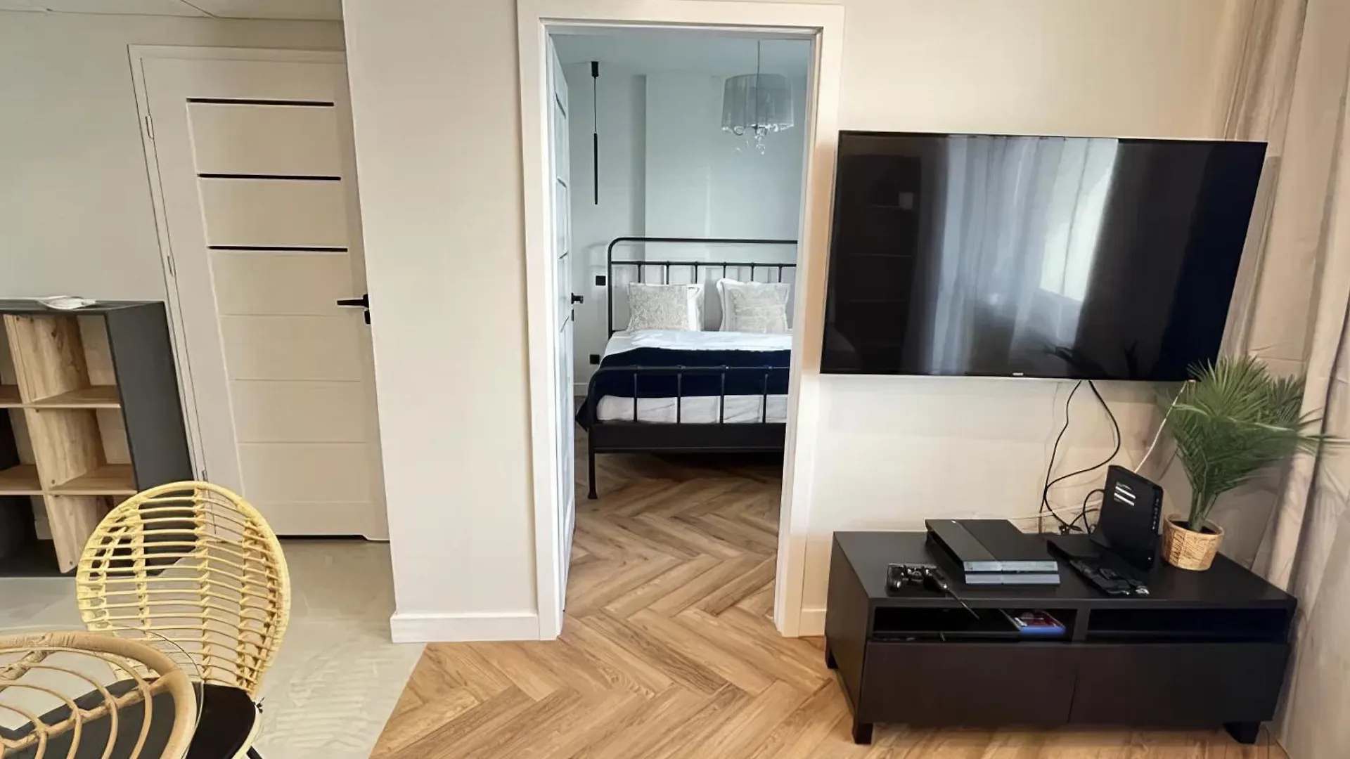 Pileckiego Rooms Warsaw Apartment